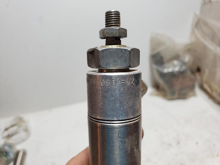 Used BIMBA 0912-DX Pneumatic Cylinder 21" (H1)