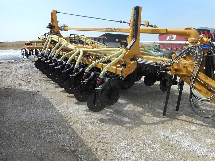 BAZOOKA FARMSTAR T183045CT-HD Manure Injection System