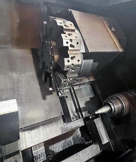 Used 2007 DOOSAN Puma 300C CNC lathe