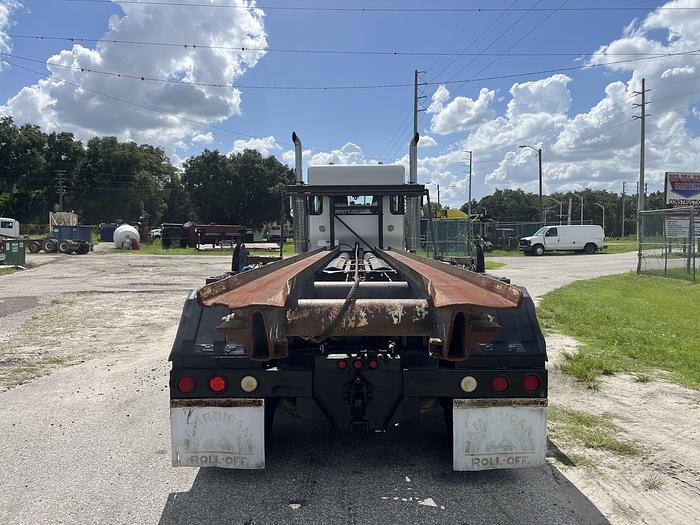 Used 2005 Kenworth T800 Tri-Axle Roll-Off Truck