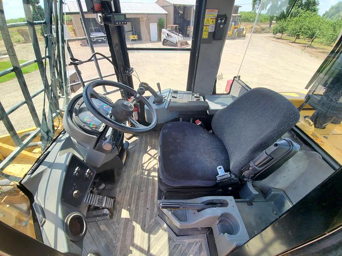 Used 2009 CAT 938H