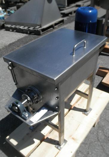 Used Mixer, Ribbon, 1 CF, 304 S/st, 1 HP, New, Std, LiquidMixer, Ribbon, 1 CF, 304 S/st, 1 HP, New, Std, Liquid #S738978
