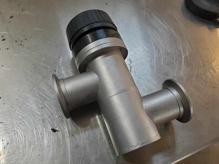 Used VARIAN L8679302 | INLINE VALVE, MRC, MANUEL, 1.5" L8679302