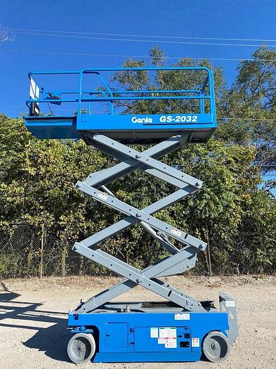 Used 2012 GENIE GS-2032