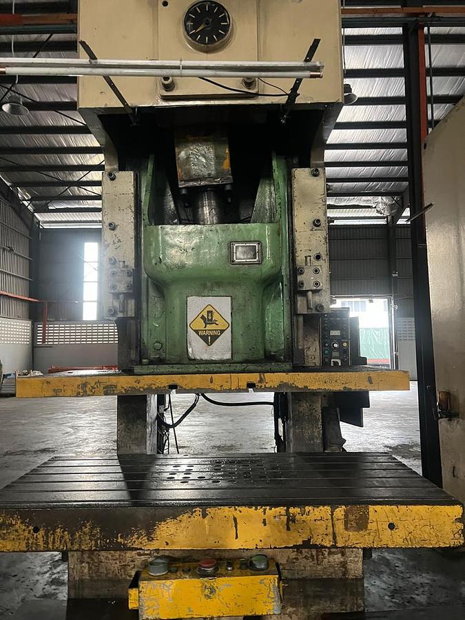 Used LI CHIN LAMP-200 Mechanical Stamping Press Year 2003