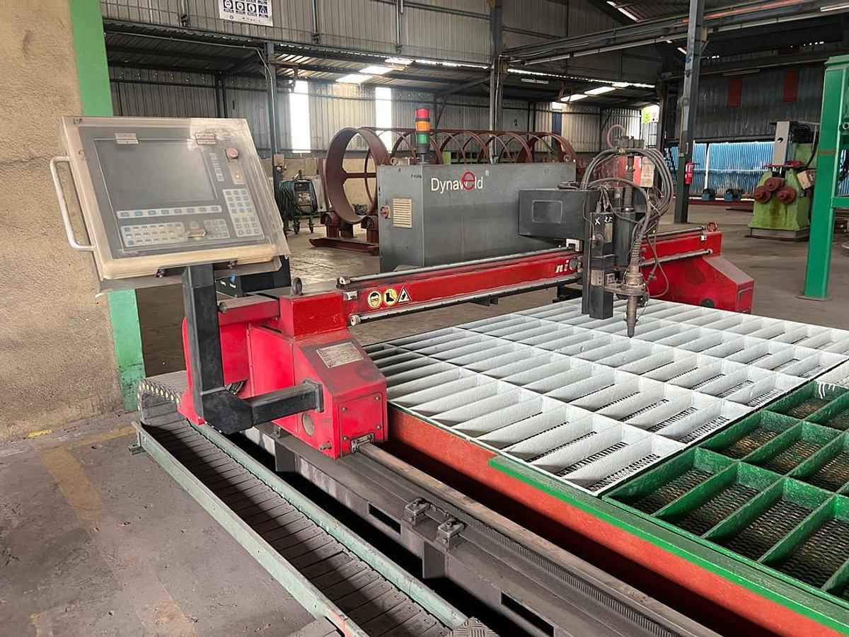 Used Dynaweld CNC Plasma Cutting Machine (Gantry-Type) 2550 x 6500mm Year 2014