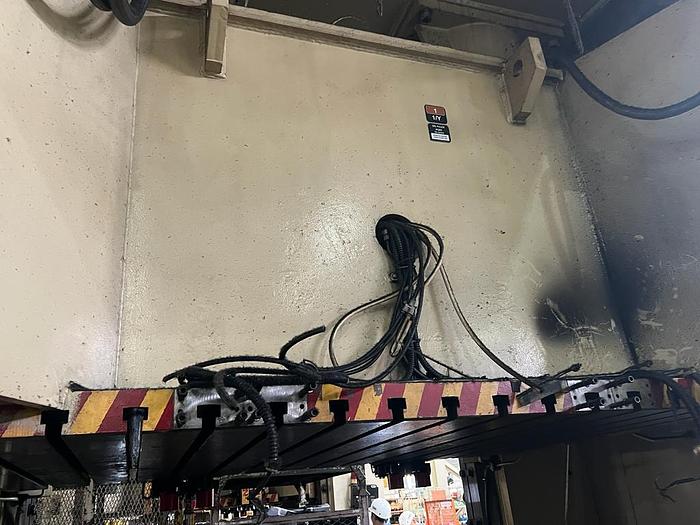 Used Hyundai 400T Model SA2-400 Year 1996 Stamping Press