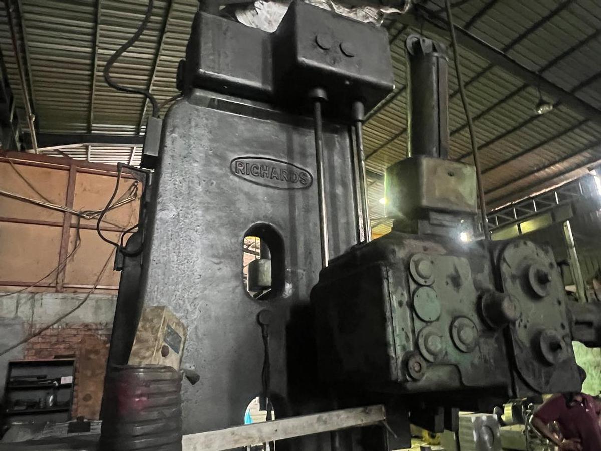 Used Richards Vertical Turning Lathe 2000mm