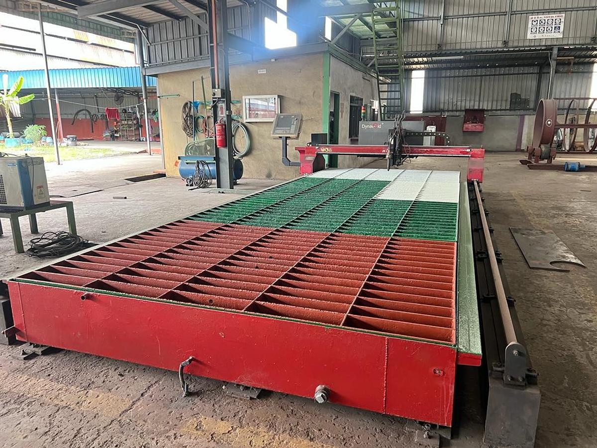 Used Dynaweld CNC Plasma Cutting Machine (Gantry-Type) 2550 x 6500mm Year 2014