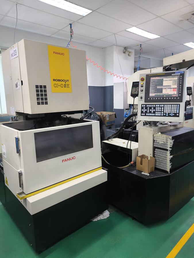 Used Fanuc Robocut a-OiE Wire Cut EDM Machine Year 2011
