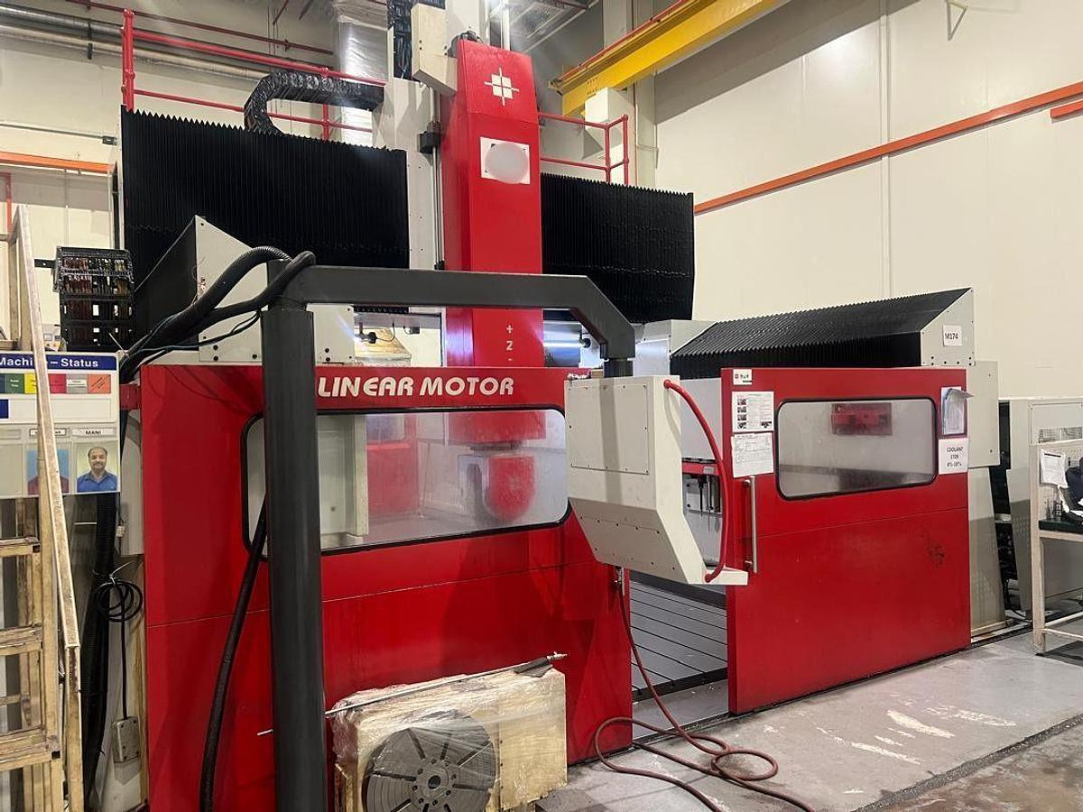 Used H&H ULTRA5 Moving Column Machining Center Year 2013