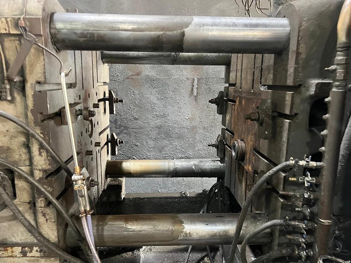 Used TOYO 350T Model BD-350V3-CM Year 2000 Die Casting Machine