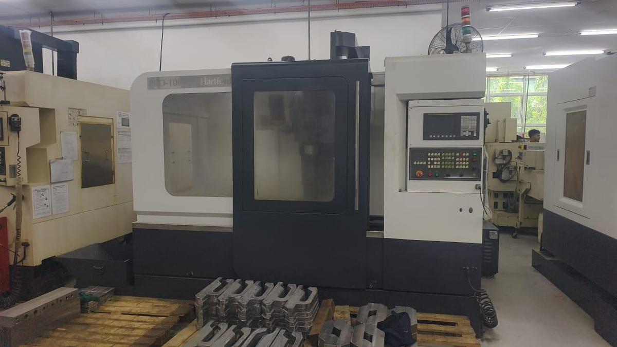 Used Hartford PRO-1000 Vertical Machining Center Year 2009