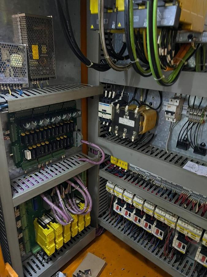 Used Dahlih MCV-720 Vertical Machining Center Year 2007