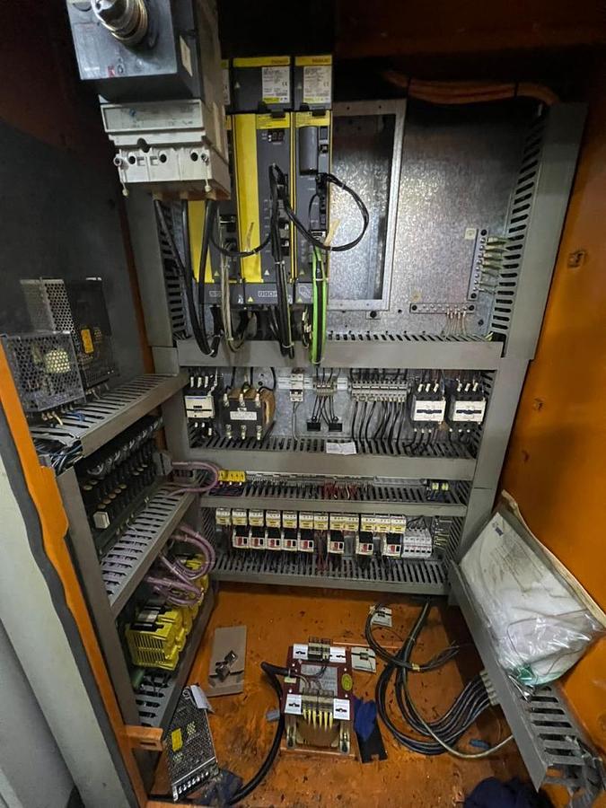 Used Dahlih MCV-720 Vertical Machining Center Year 2007