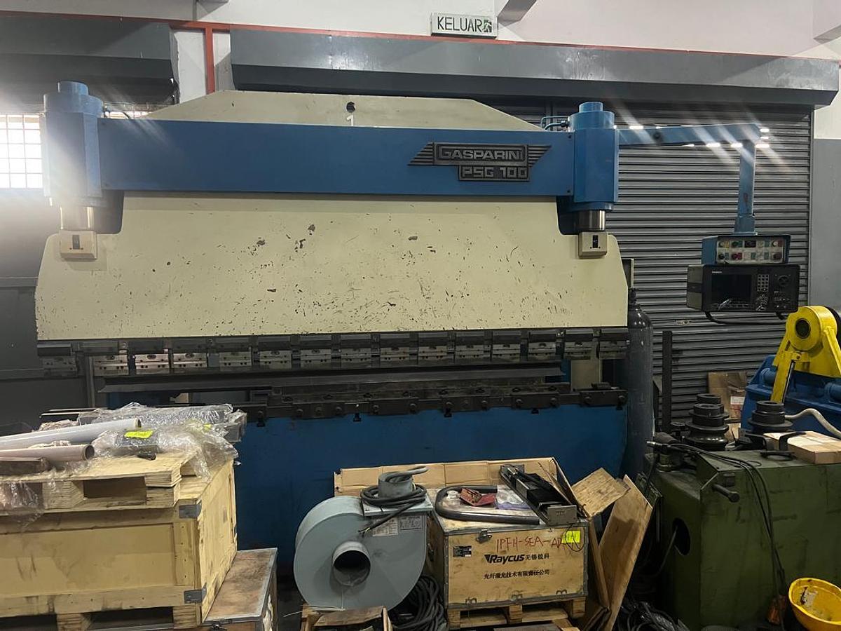 Used Hässleholms (Roundo) PS 310 Hydraulic Plate Bending Machine Year 1982