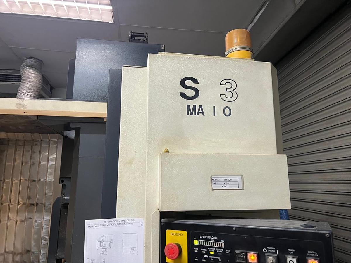 Used Makino S33 Vertical Machining Center Year 2003