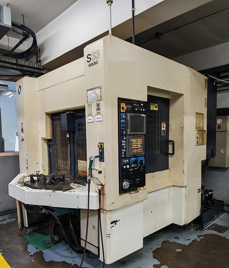 Used Makino S33 CNC Vertical Machining Center Year 2005