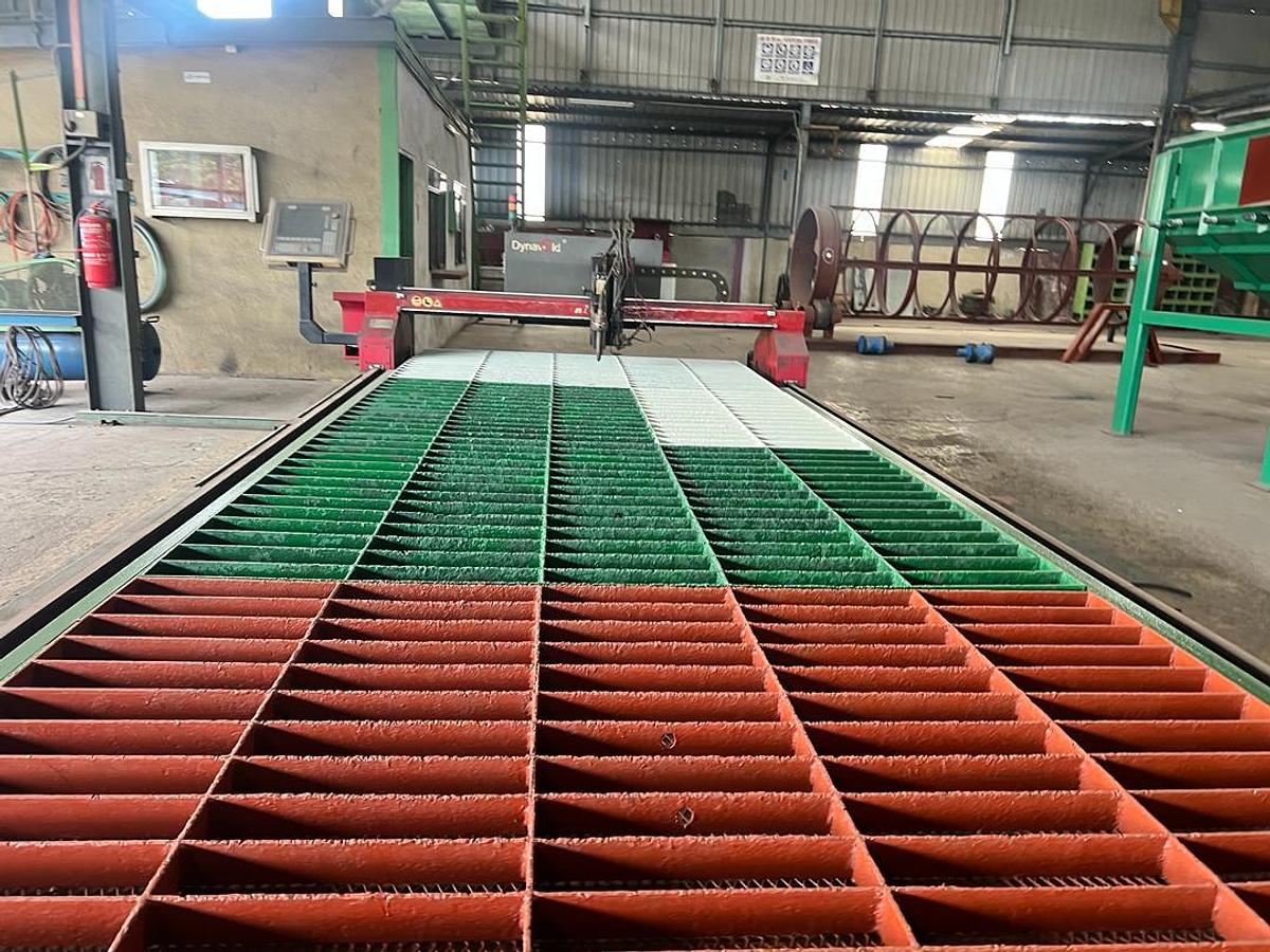 Used Dynaweld CNC Plasma Cutting Machine (Gantry-Type) 2550 x 6500mm Year 2014