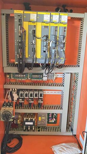 Used EXTRON Vertical Machining Center Year 2005