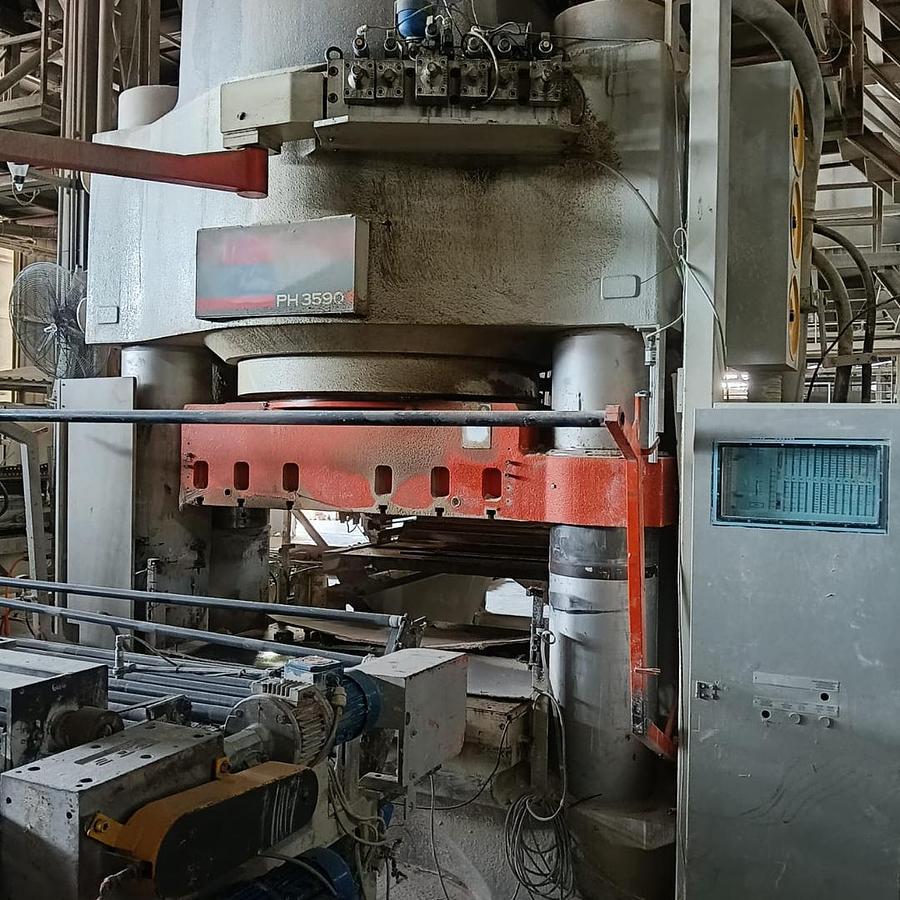 Used Sacmi PH3590 Automatic Hydraulic Press