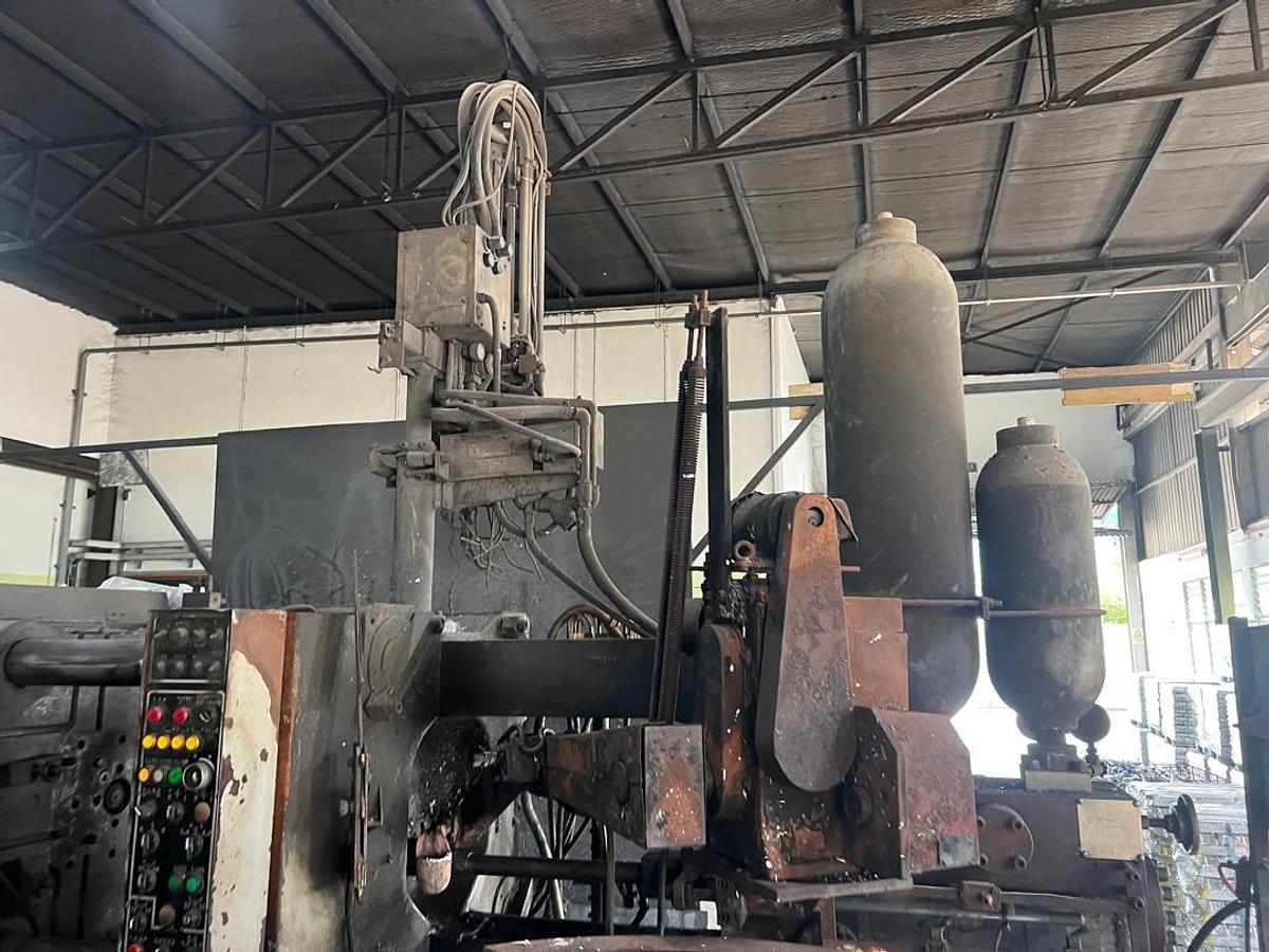 Used TOYO 350T Model BD-350V3-CM Year 2000 Die Casting Machine