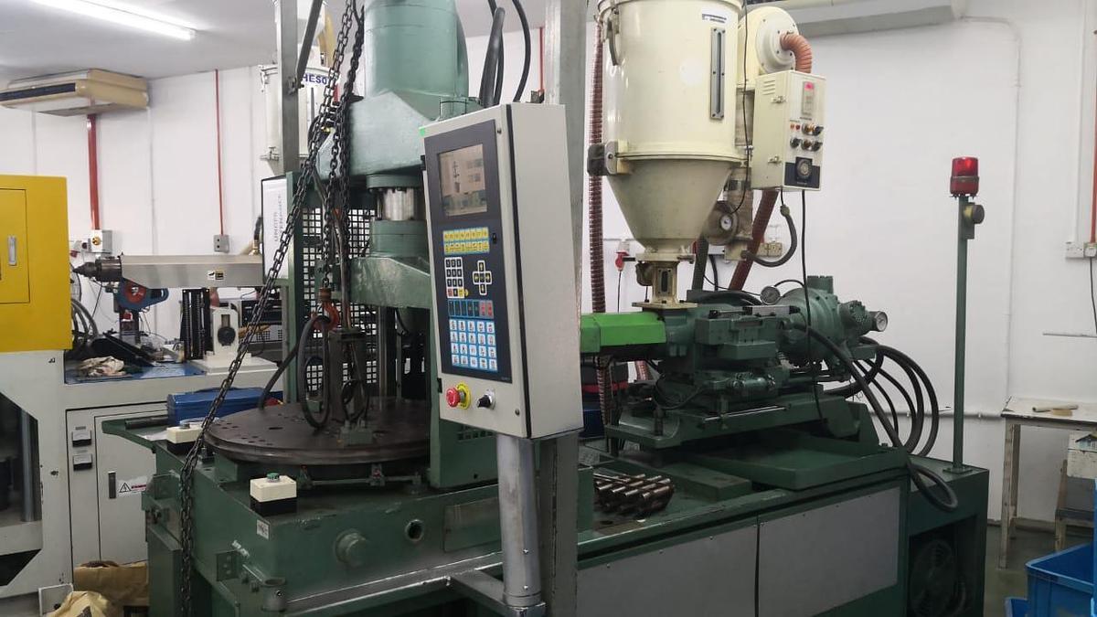 Used Nissei 80T Vertical Injection Molding Machine