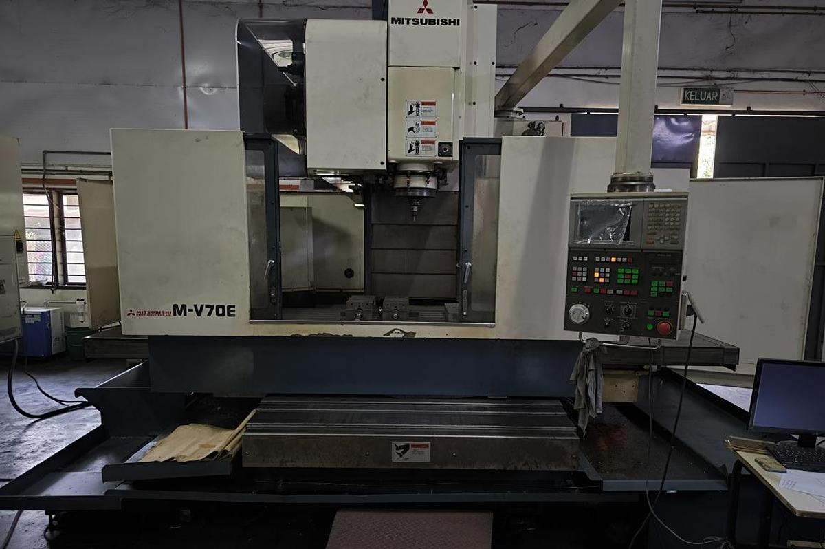 Used Mitsubishi M-V70E Vertical Machining Center Year 1997