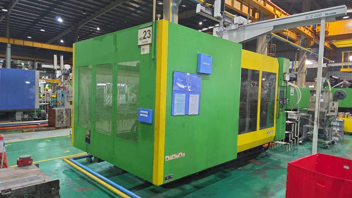 Used LG LGH850M Plastic Injection Molding Year 2004