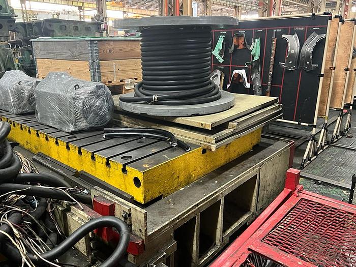 Used Hyundai 400T Model SA2-400 Year 1996 Stamping Press