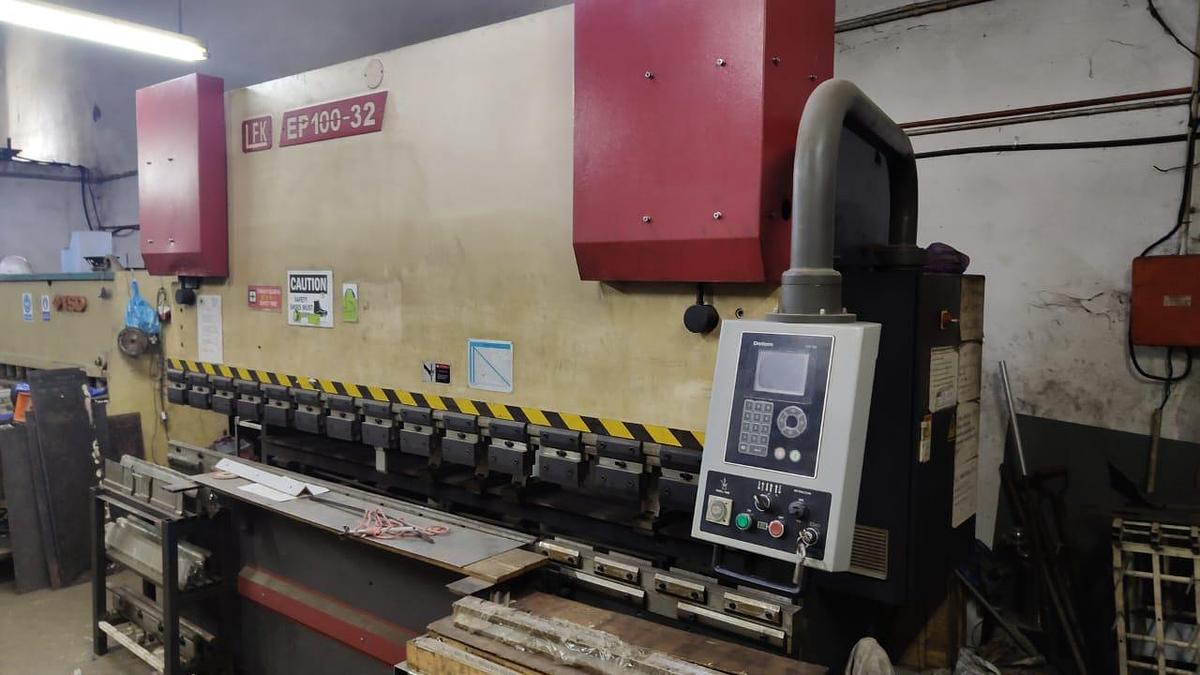 Used LEK EP100-32 Shearing Machine