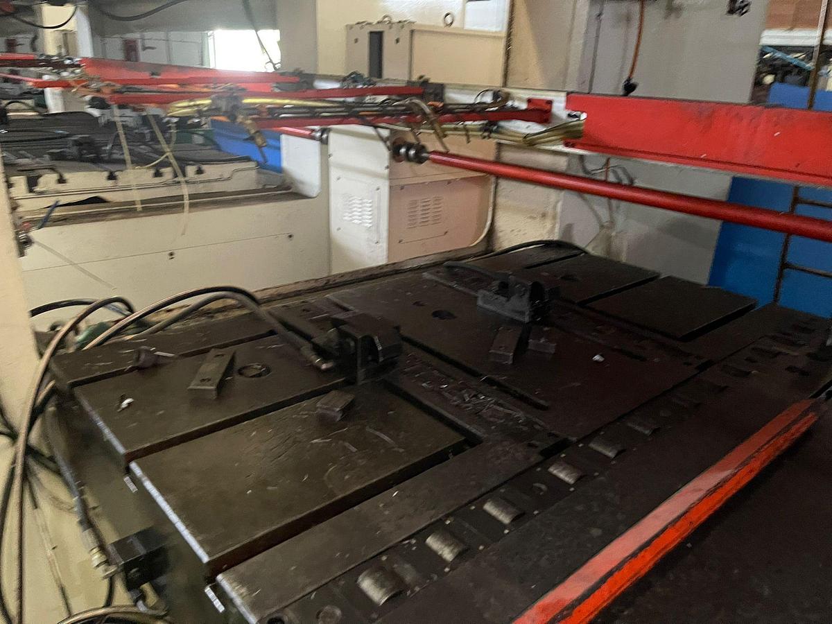 Used Kukil KDH-300E High Speed Stamping Machine Year 2011