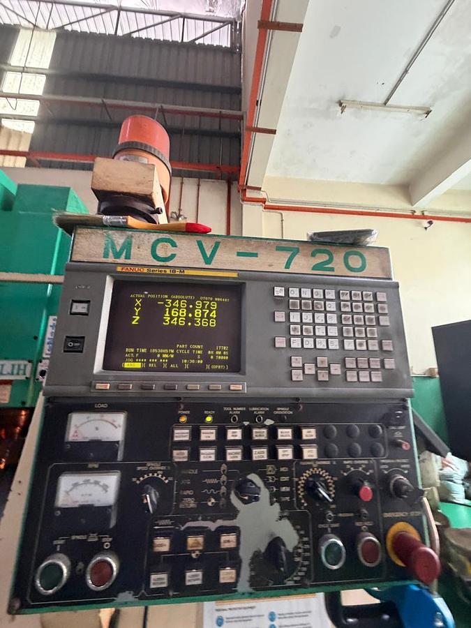 Used Dahlih MCV-720 Vertical Machining Center Year 2000