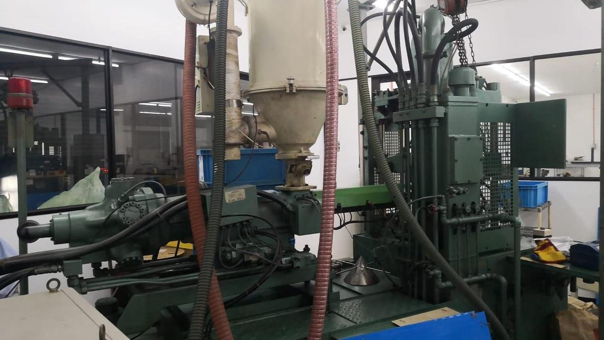 Used Nissei 80T Vertical Injection Molding Machine