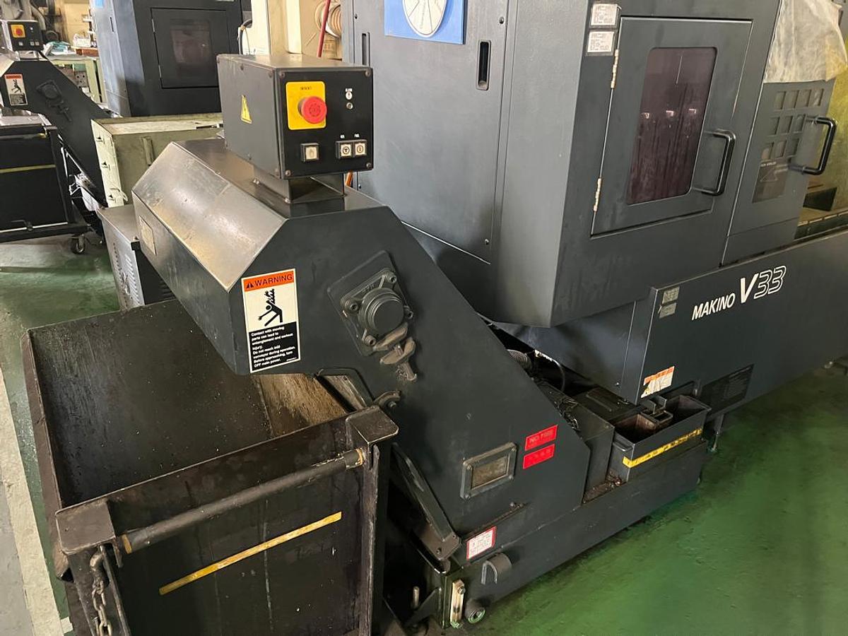 Used Makino V33 Vertical Machining Center Year 2005