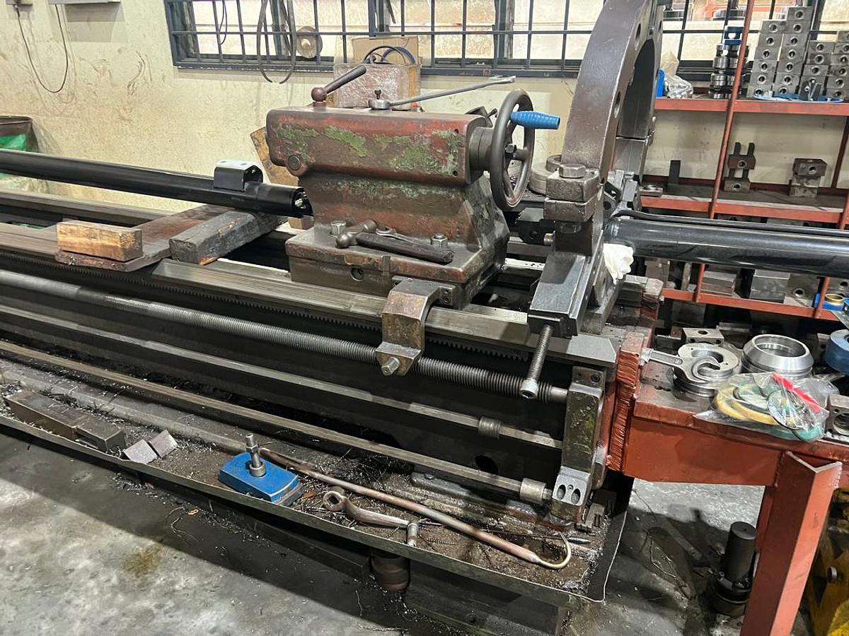 Used TOS Trencin SN 63B Conventional Lathe 4m