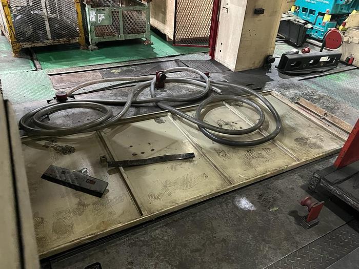 Used Hyundai 400T Model SA2-400 Year 1996 Stamping Press