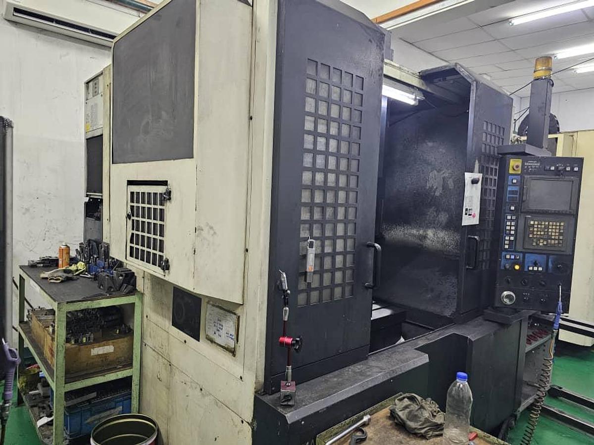 Used Makino S33 Vertical Machining Center Year 2003