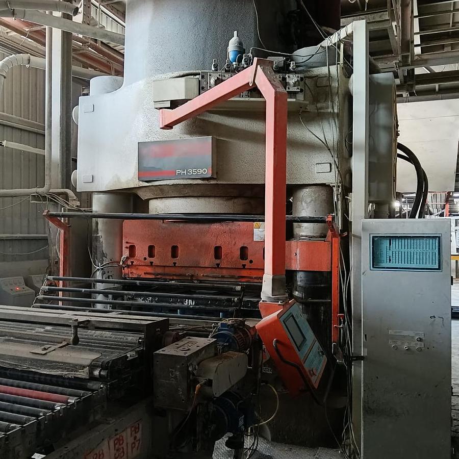 Used Sacmi PH3590 Automatic Hydraulic Press