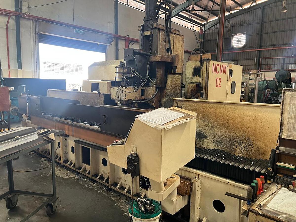 Used Fong Lee MCV-3000XL Milling Machine Year 1996