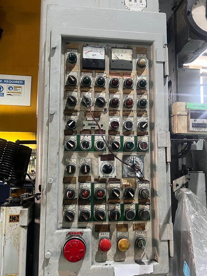 Used Aida D-30 300T Stamping Press Year 1981