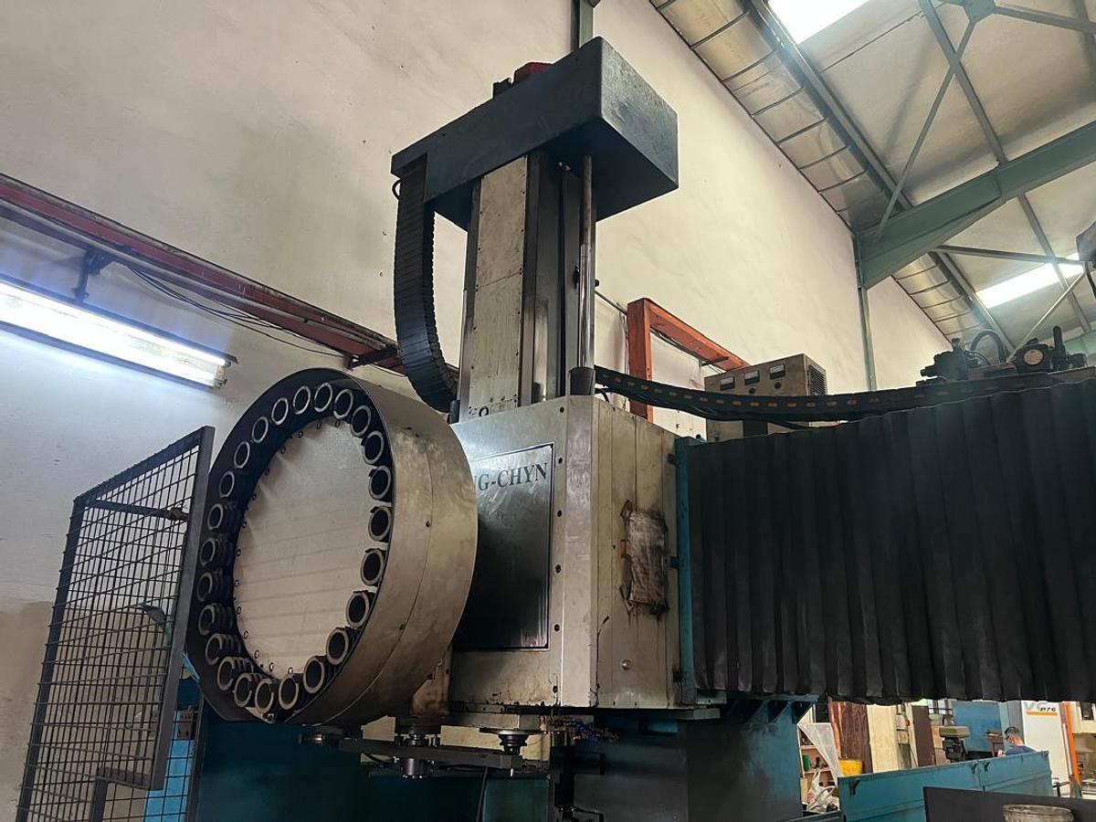 Used Yeong Chyn 6000mm Double Column Machining Center