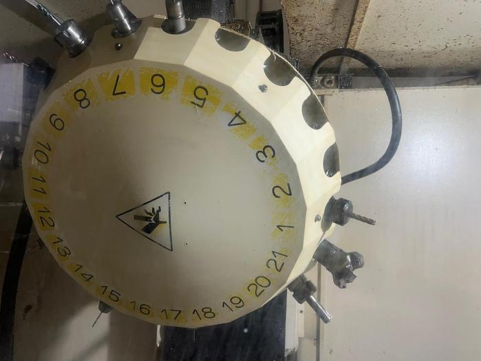 Used FANUC ROBODRILL α-T21iELe Year 2006 CNC Vertical Machining Center 