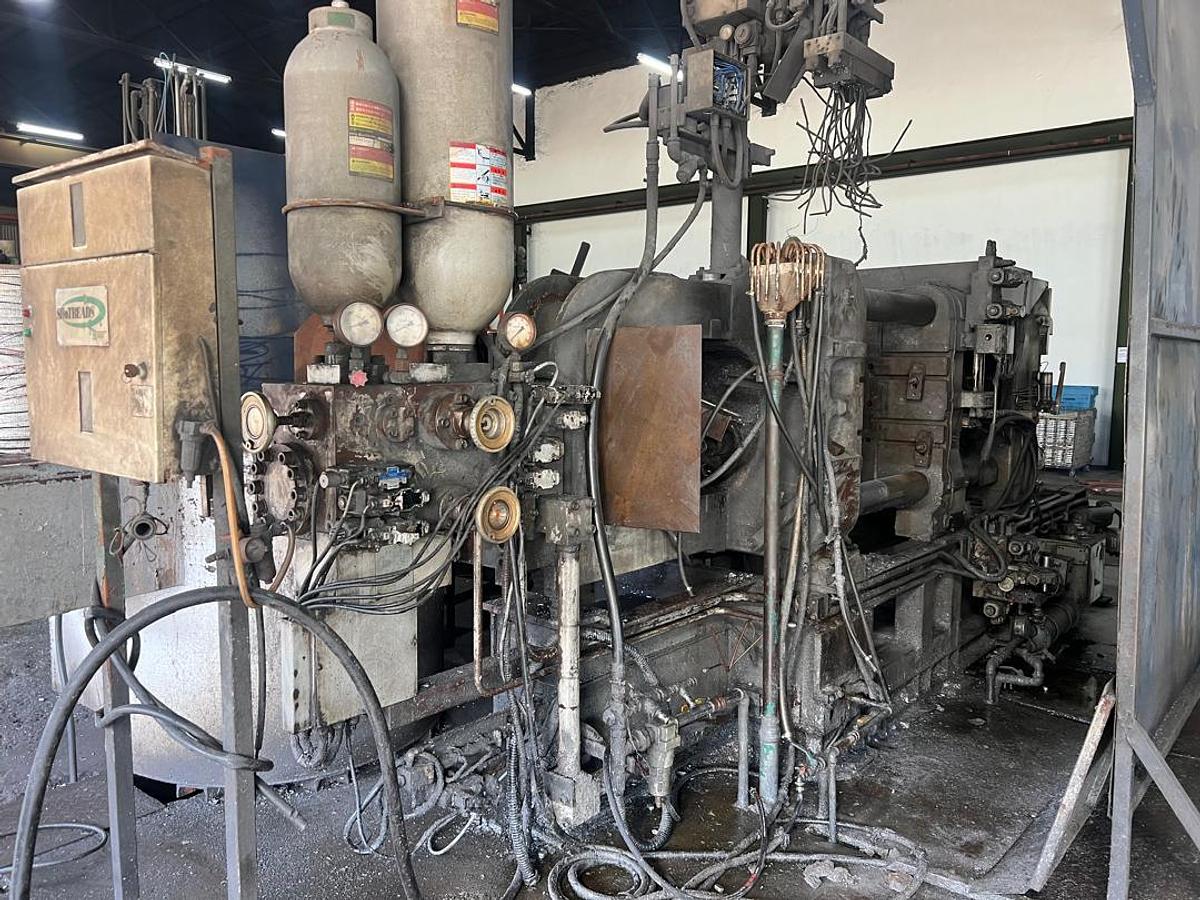 Used TOYO 350T Model BD-350V3-CM Year 2000 Die Casting Machine