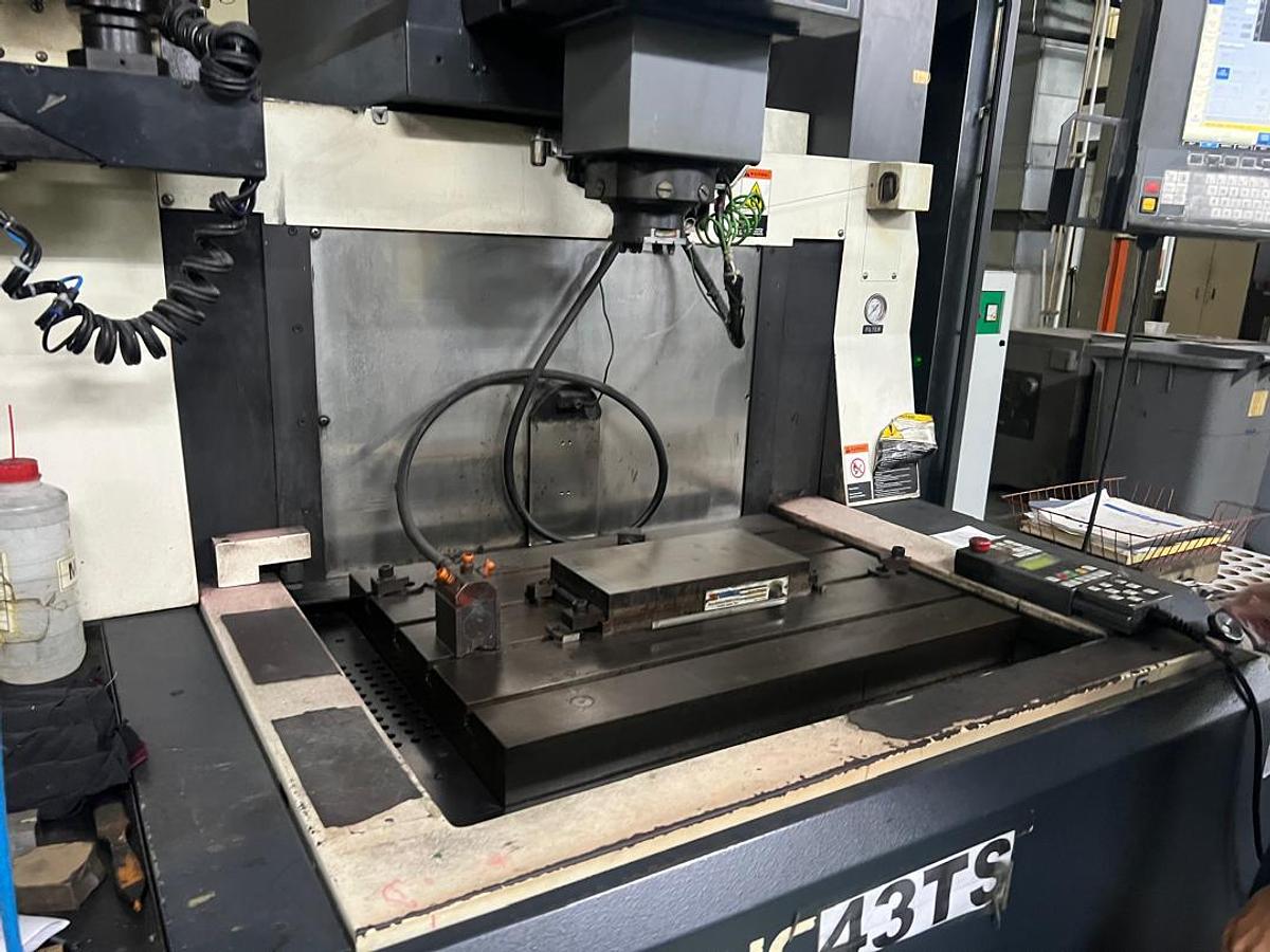 Used Makino EDNC43TS Die Sinking EDM Year 2008