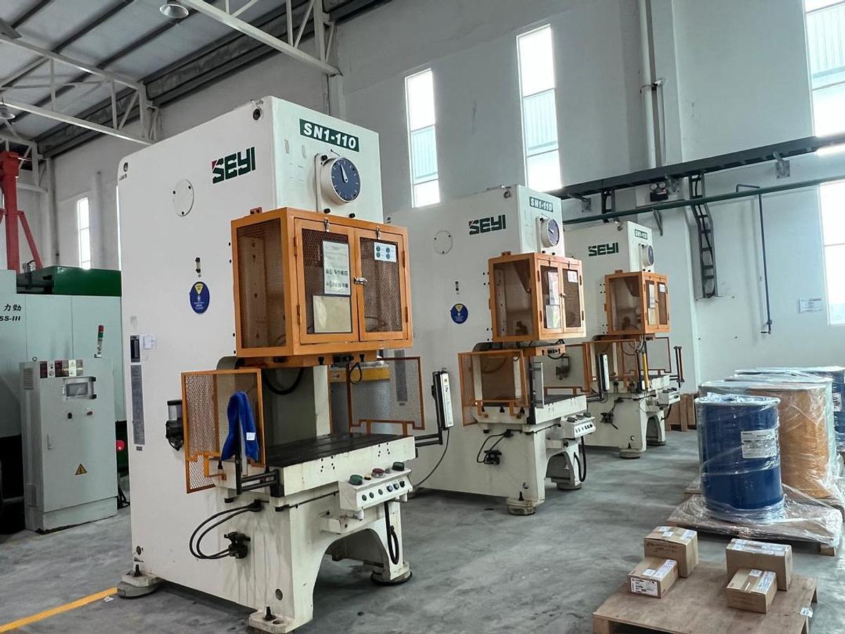 Used Seyi SN1-110 Stamping Press Year 2017
