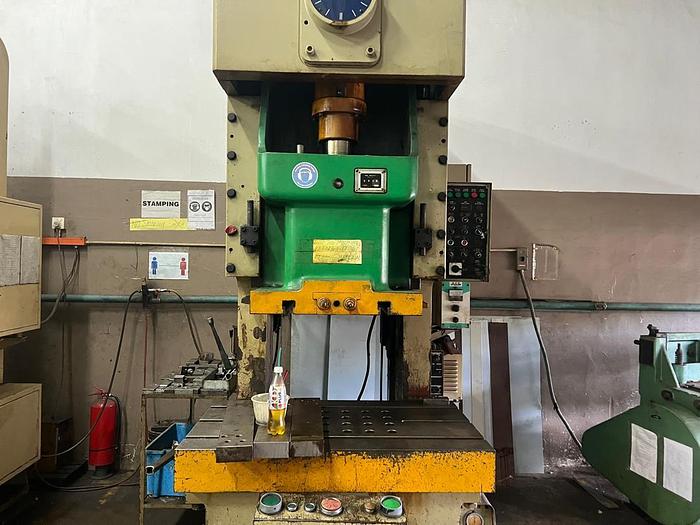 Used SEYI 110T Stamping Press Year 1997