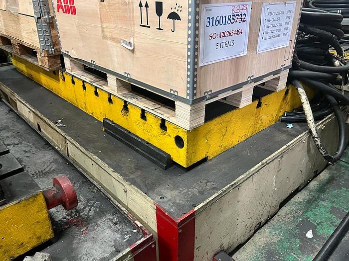 Used Hyundai 400T Model SA2-400 Year 1996 Stamping Press