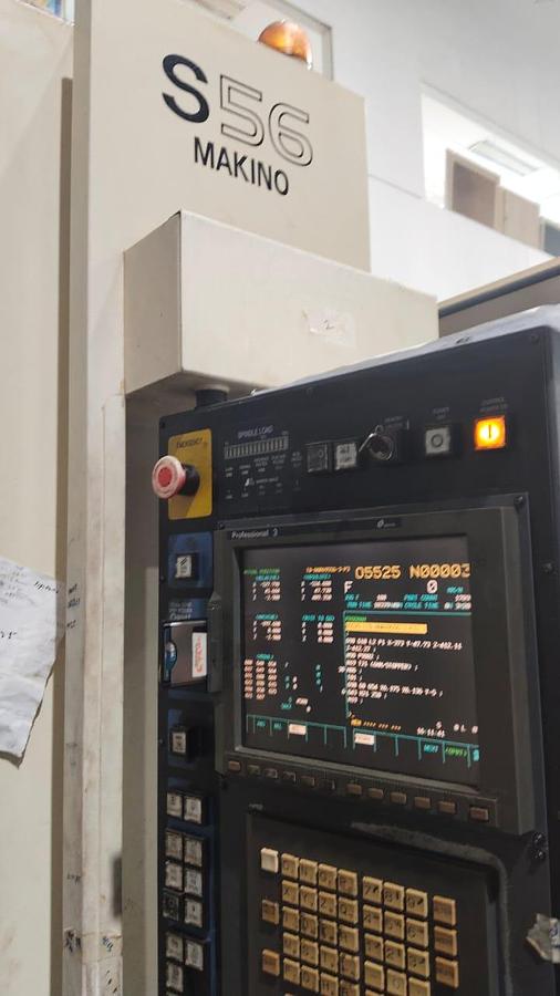 Used Makino S56 Vertical Machining Center Year 2005