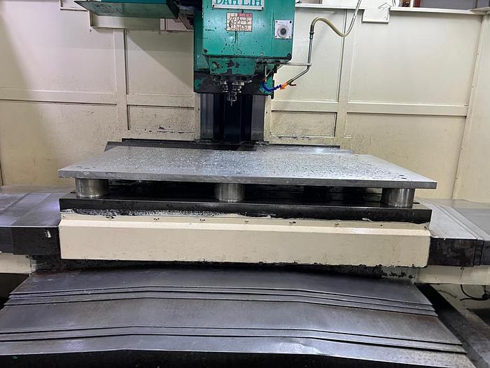 Used Year 2000 Dahlilh MCV1450 Vertical Machining Center